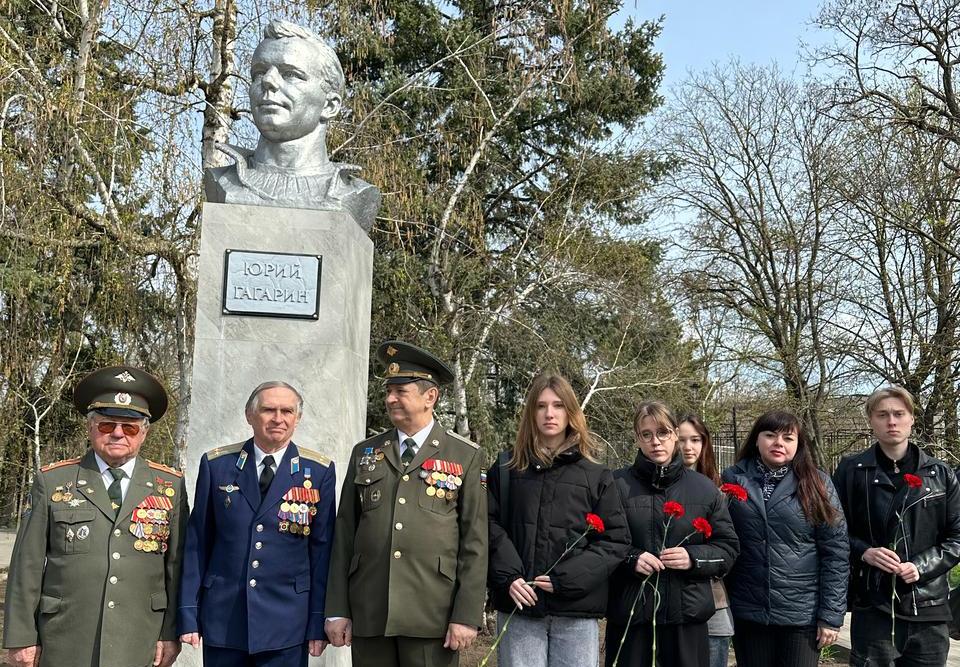 День космонавтики